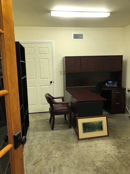 More Photos Of 119 S Madison St, Thomasville Storefront For Lease