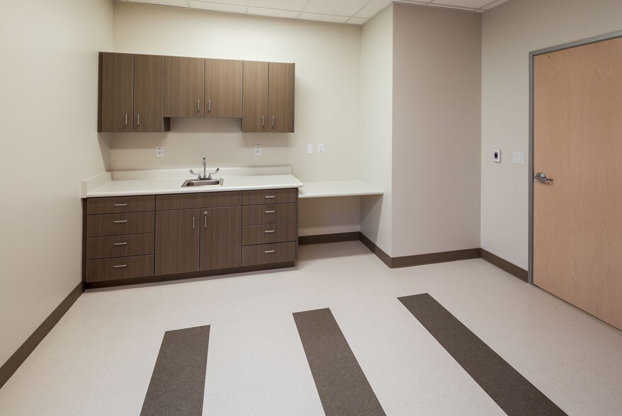 More Photos Of 7330 N 99th Ave, Glendale Medical For Lease