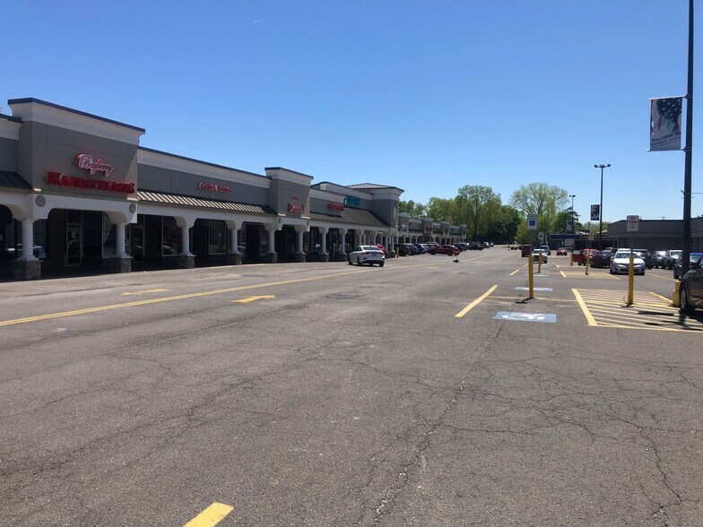 More Photos Of 7608 Oswego Rd, Liverpool Unknown For Lease