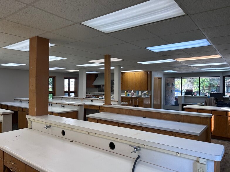 More Photos Of 17833 Hutchins Dr, Minnetonka Medical For Sale