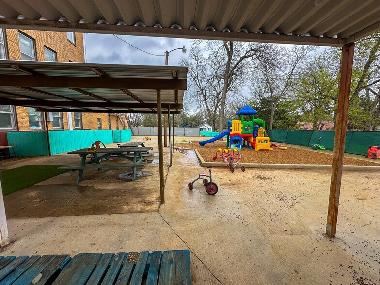 More Photos Of 247 S Barron St, Rusk Religious Facility For Sale