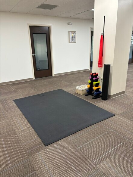 More Photos Of 5121 Maryland Way, Brentwood Office For Lease