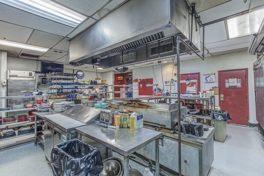 More Photos Of 500 W F St, Casper Restaurant For Sale