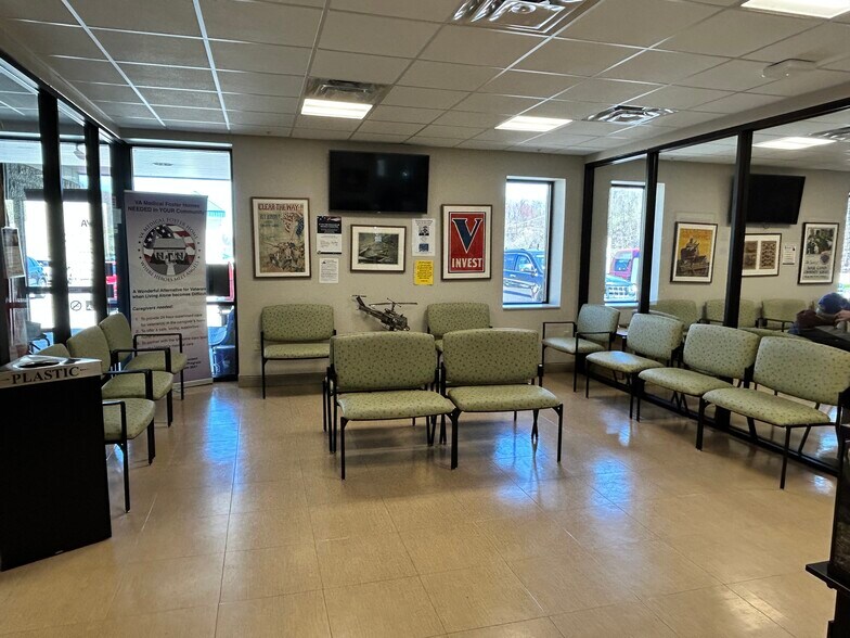 More Photos Of 700 Technology Dr, Charleston Hospital For Sale