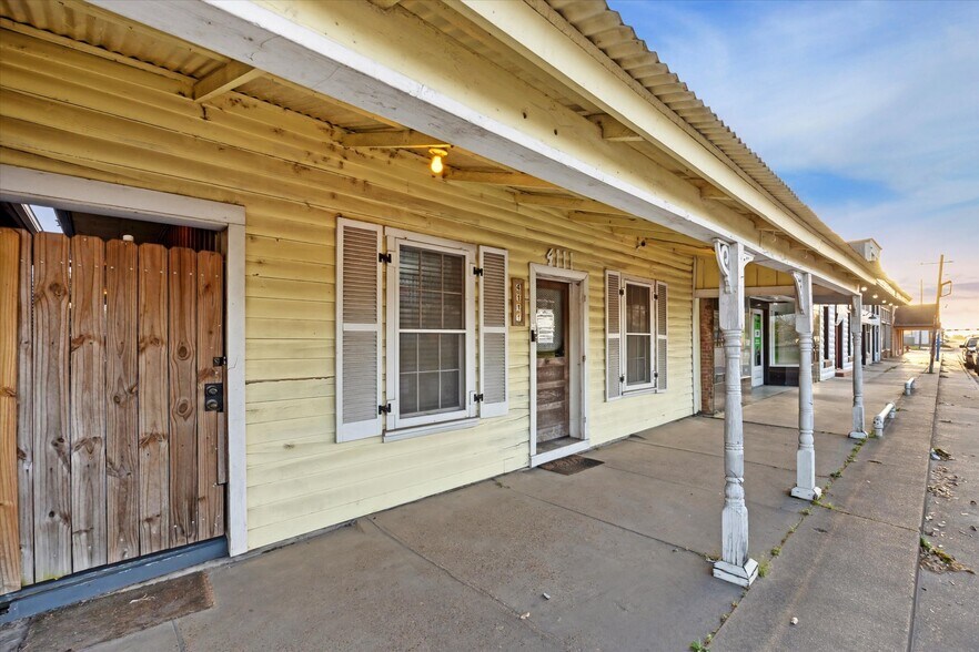 More Photos Of 4111 Highway 90, Brookshire Storefront Retail Office For Sale