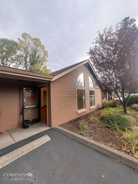 More Photos Of 354 NE Norton Ave, Bend Office For Lease
