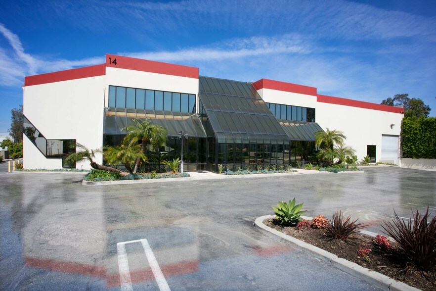 More Photos Of 14 Vanderbilt, Irvine Warehouse For Lease