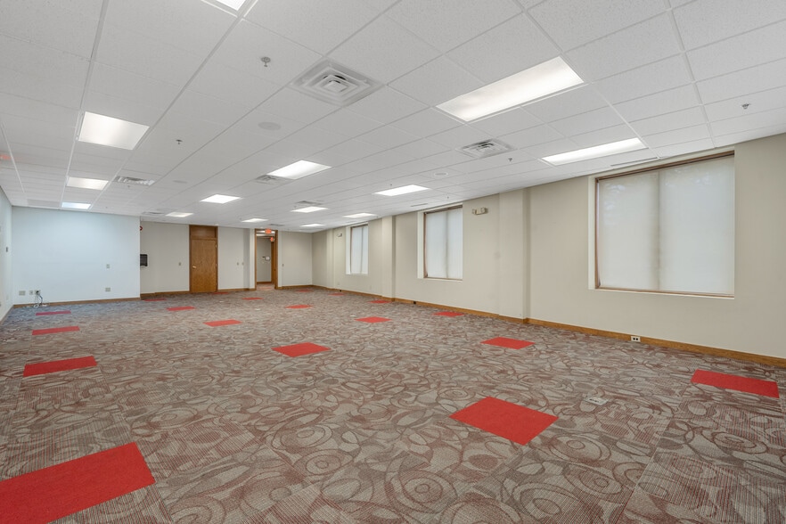 More Photos Of 344 W Genesee St, Syracuse Loft Creative Space For Lease