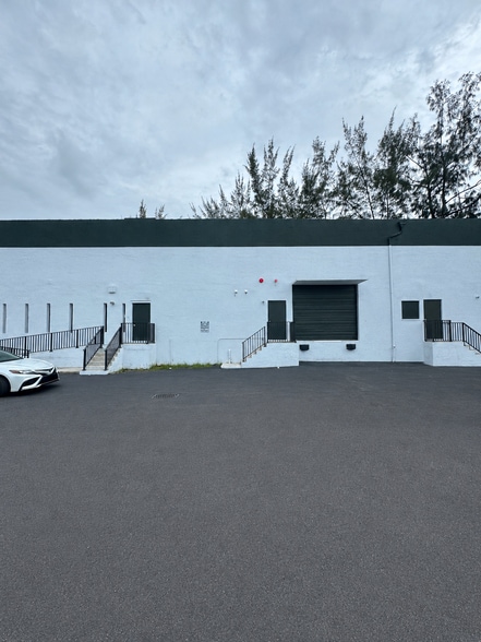 More Photos Of 7361-7391 NW 78th St, Medley Warehouse For Lease