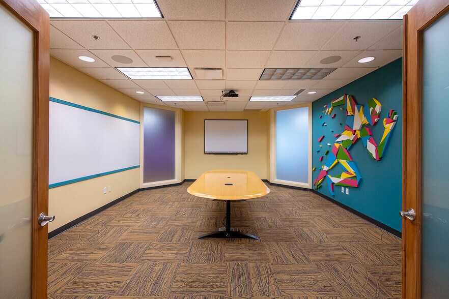 More Photos Of 387 Golfview Ln, Highland Heights Office For Lease