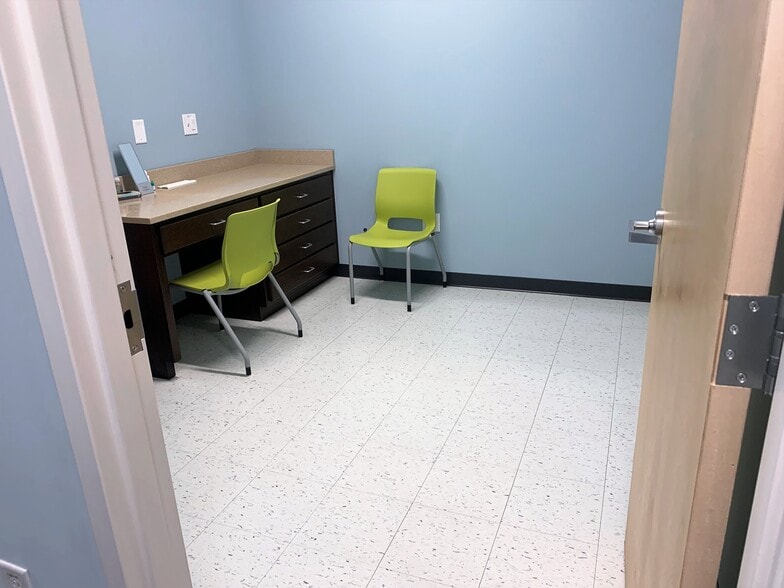 More Photos Of 1485 Jesse Jewell Pky, Gainesville Medical For Lease