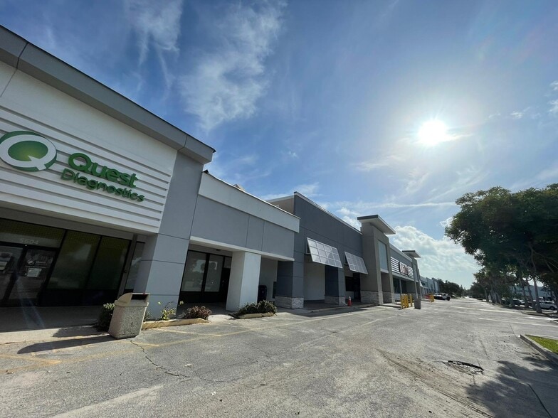 More Photos Of 5502-5726 Cortez Rd W, Bradenton Storefront For Lease