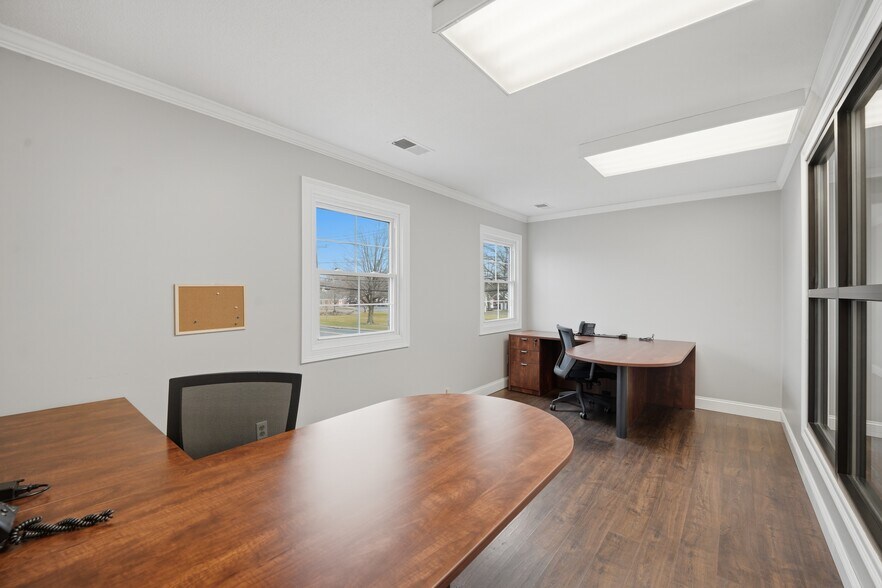 More Photos Of 37 Main St, Belchertown Office For Lease