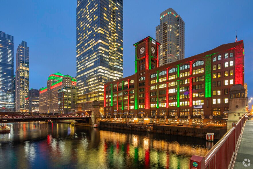 More Photos Of 325 N LaSalle St, Chicago Office For Lease