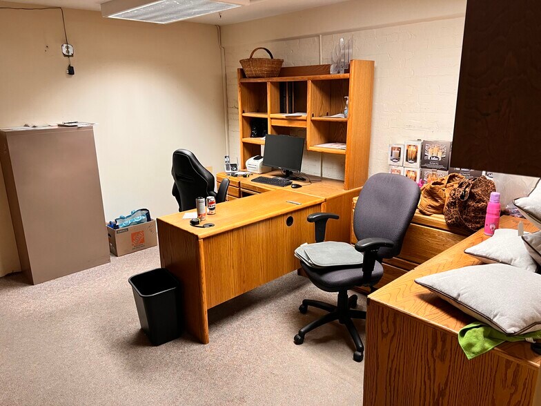 More Photos Of 233 SW 2nd St, Corvallis Storefront For Sale