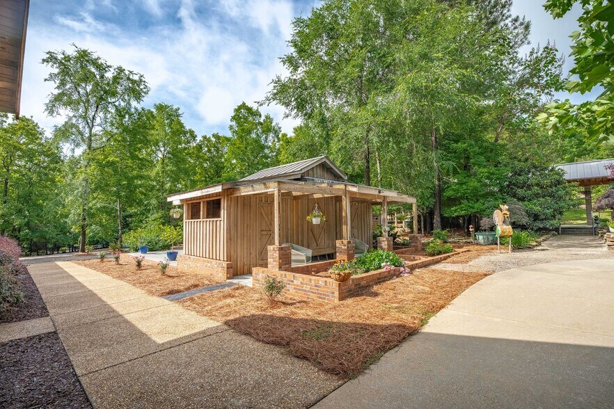 More Photos Of 1530 Buck Hill Rd, Ridgeway Industrial For Sale