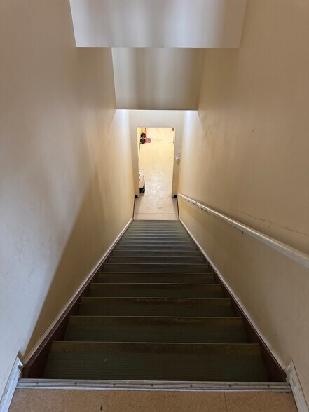 More Photos Of 2431 Ellwood Dr SW, Edmonton Light Distribution For Lease