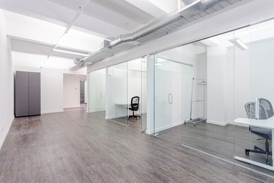 More Photos Of 525 Seventh Ave, New York Office For Lease