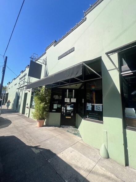 More Photos Of 1423-1431 SE 23rd Ave, Portland Storefront For Lease