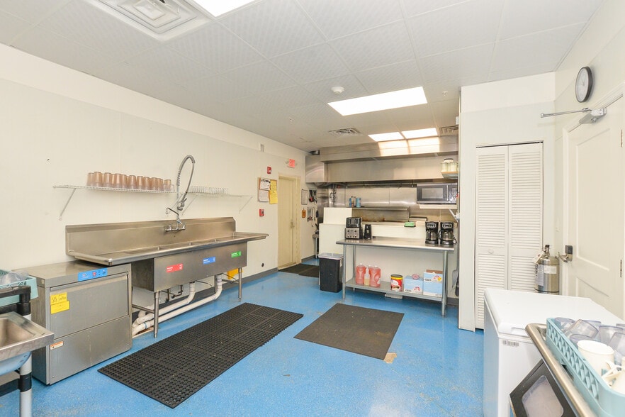 More Photos Of 4201 S 25th St, Fort Pierce Assisted Living For Sale