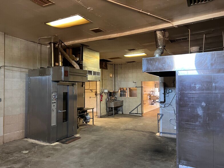 More Photos Of 1537-1541 Center ave, Dos Palos General Retail For Sale