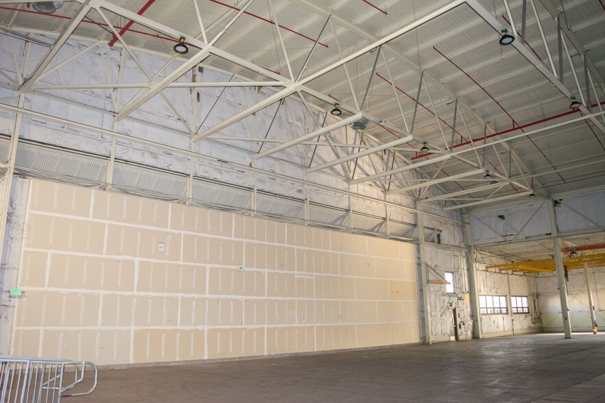 More Photos Of 4917 Bailey Loop, Mcclellan Airplane Hangar For Lease