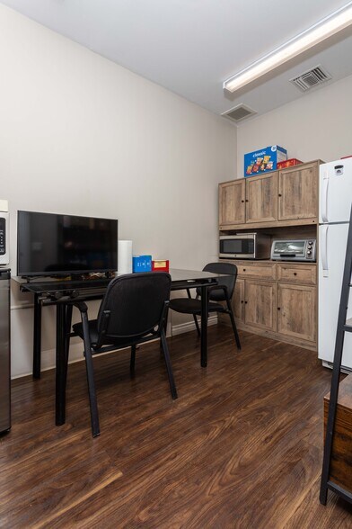 More Photos Of 15840 W Monte St, Sylmar Warehouse For Sale