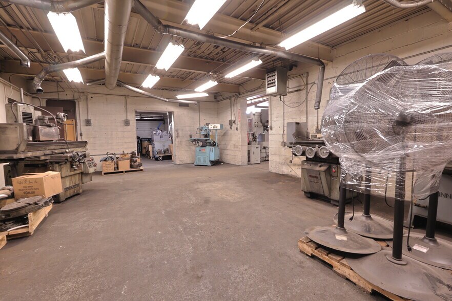 More Photos Of 608 Young St, Tonawanda Manufacturing For Lease