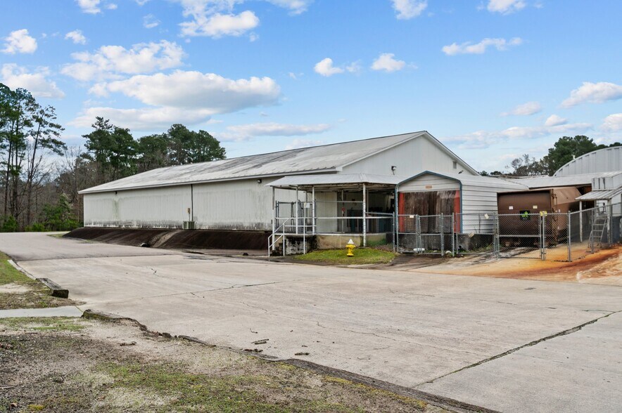 More Photos Of 951 Wendell Blvd, Wendell Manufacturing For Sale