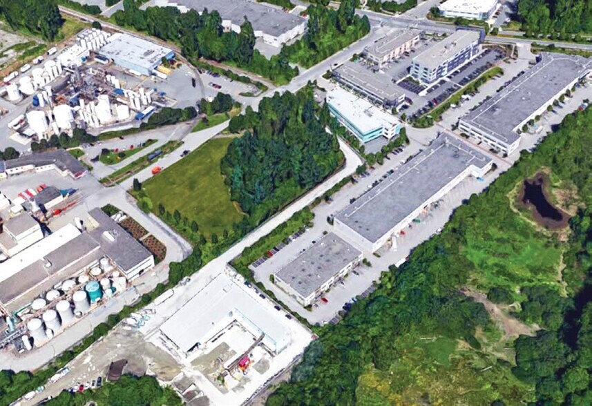 More Photos Of 2411 Dollarton Hwy, North Vancouver Warehouse For Lease
