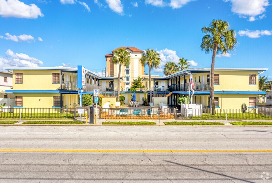 Primary Photo Of 653 Mandalay Ave, Clearwater Beach Hotel For Sale