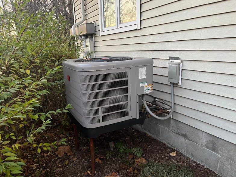 More Photos Of 823 W Spring St, Titusville Medical For Sale