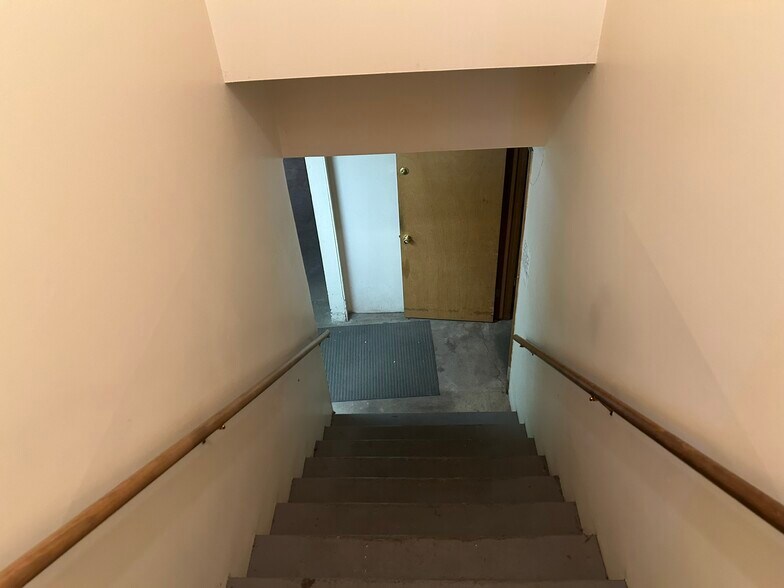 More Photos Of 420 S Federal Blvd, Denver Office For Sale