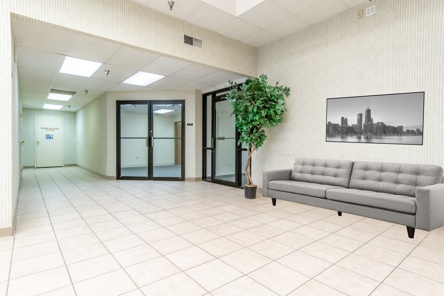 More Photos Of 1715 N Division St, Morris Unknown For Lease