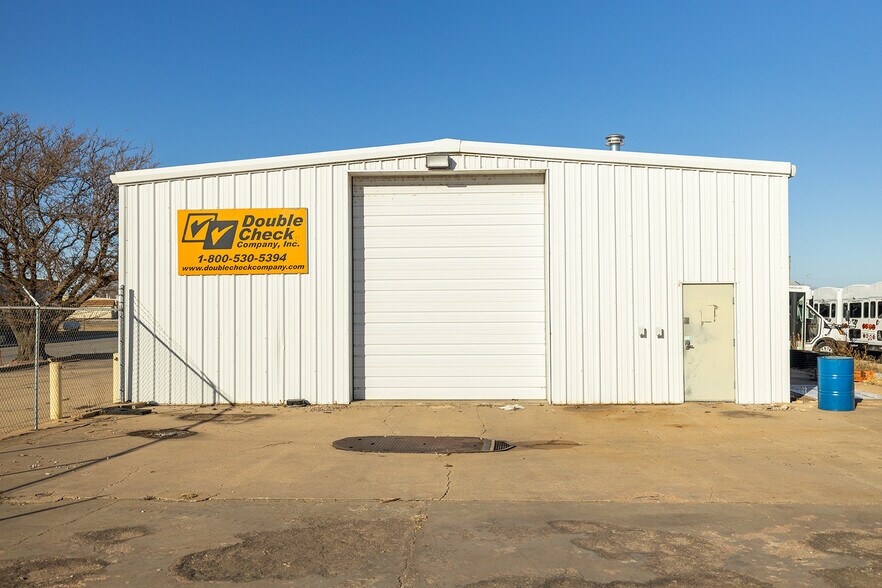 More Photos Of 130 E 10th Ave, South Hutchinson Industrial For Sale