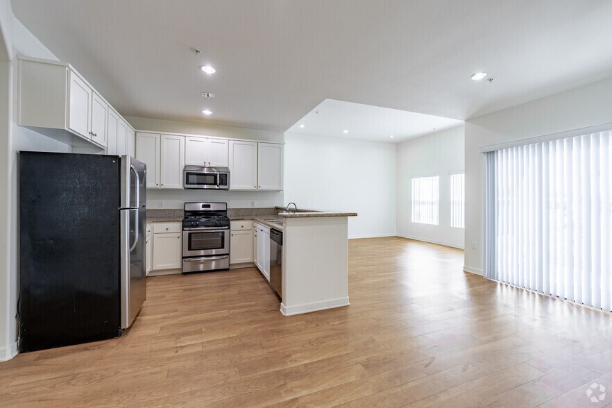 More Photos Of 401 S Grand View St, Los Angeles Apartments For Sale