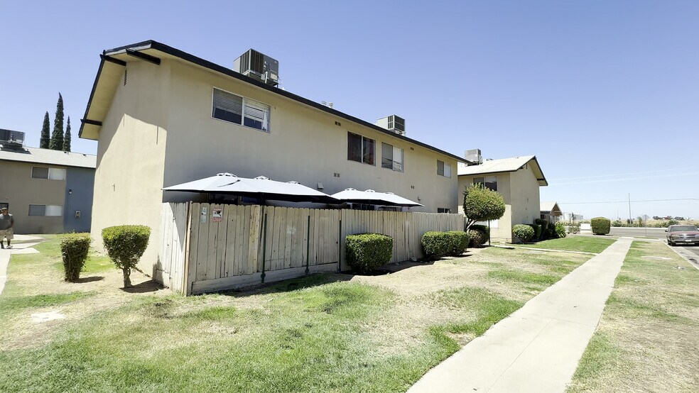 More Photos Of 475 N Manila Ave, Fresno Apartments For Sale