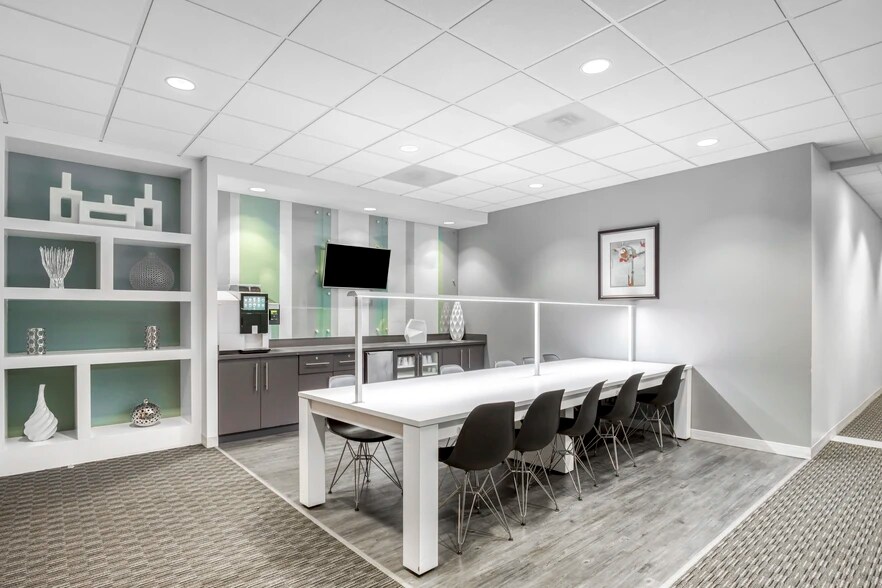 More Photos Of 3455 Peachtree Rd NE, Atlanta Office For Lease