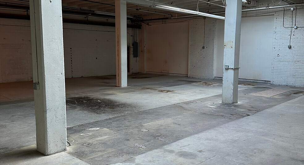 More Photos Of 711 Hospital St, Richmond Warehouse For Lease