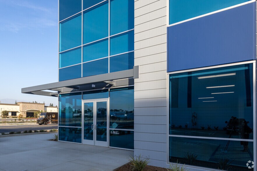 More Photos Of 1650 E Holt Blvd, Ontario Warehouse For Lease
