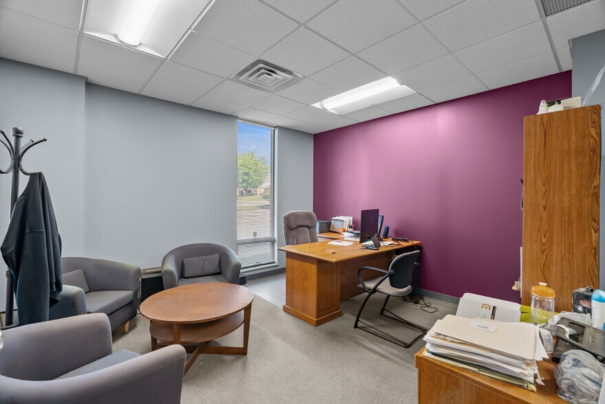 More Photos Of 112-116 Holloway Rd, Ballwin Office For Sale