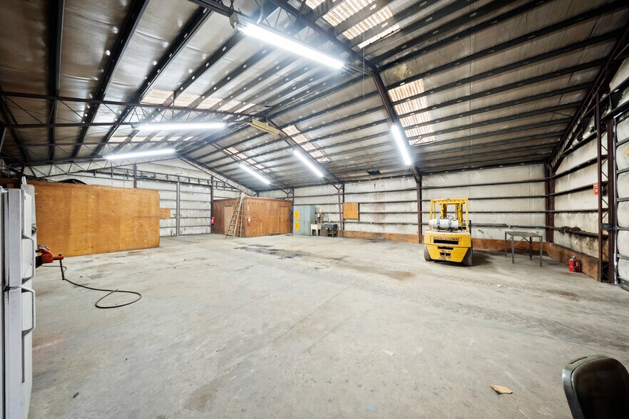 More Photos Of 100 Armco Rd, Ashland Manufacturing For Lease