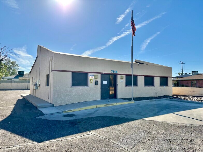 More Photos Of 7115 N 55th Ave, Glendale Office For Sale