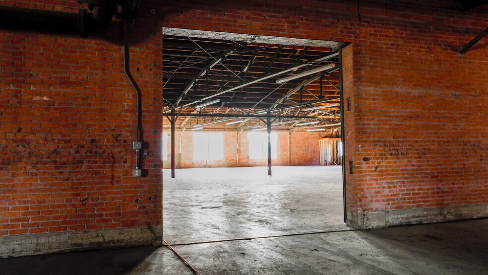 More Photos Of 10 N Milby St, Houston Warehouse For Sale