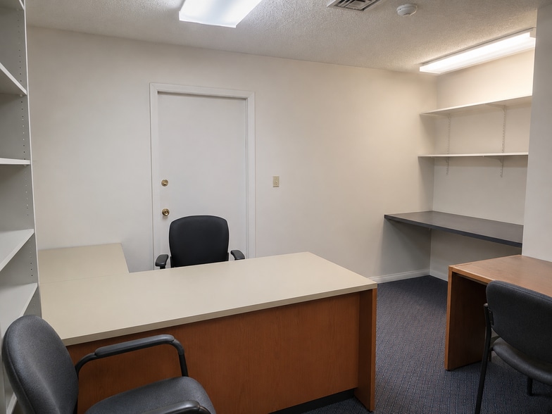 More Photos Of 3905 S Shade Ave, Sarasota Office For Sale