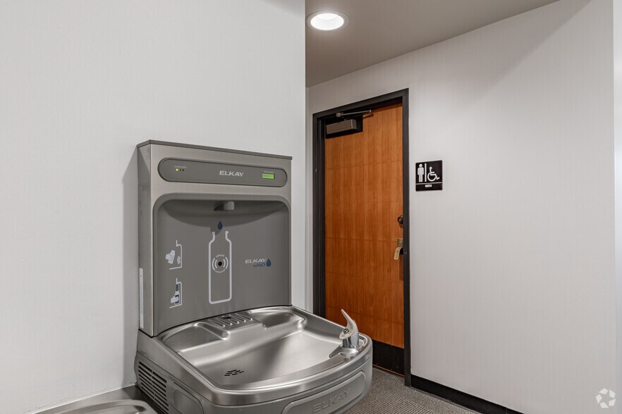More Photos Of 1580 S Main St, Boerne Medical For Lease