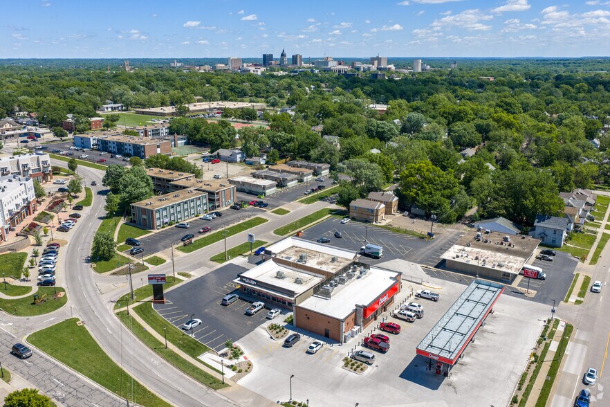 More Photos Of 1620-1620 SW Washburn Ave, Topeka General Retail For Sale