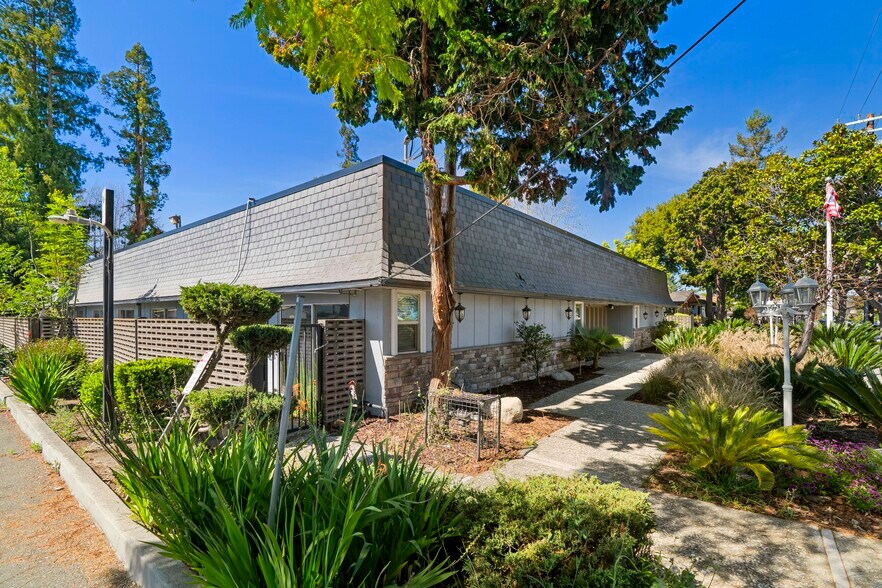 More Photos Of 22427 Montgomery St, Hayward Congregate Senior Housing For Sale