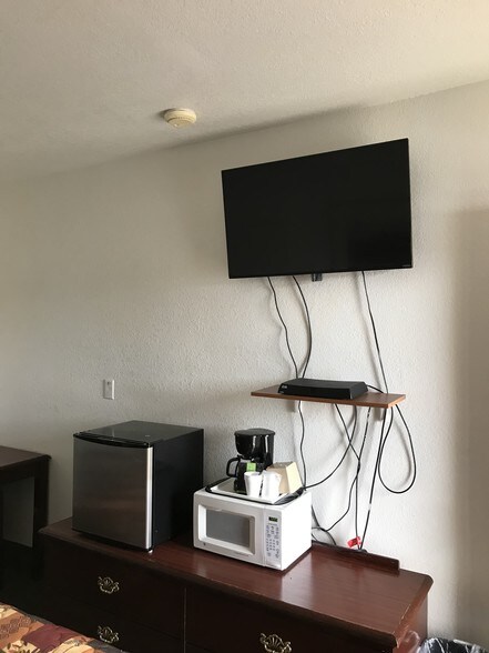 More Photos Of 406 E Route 66 Blvd, Tucumcari Hotel For Sale