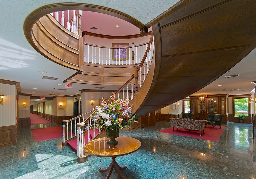 More Photos Of 33 Bloomfield Hills Pky, Bloomfield Hills Office For Lease